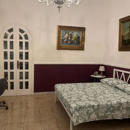 Centro Antico 77 Bed and Breakfast Νάπολη