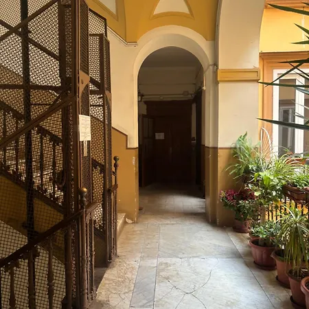 Centro Antico 77 3*