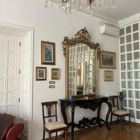 Centro Antico 77 4*