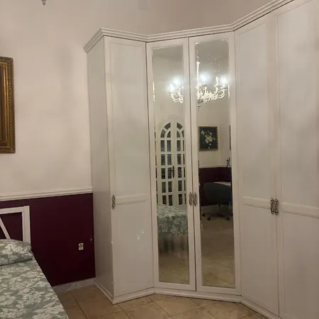 Centro Antico 77 Bed & Breakfast 3*
