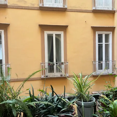 Centro Antico 77 Couette-café 3*